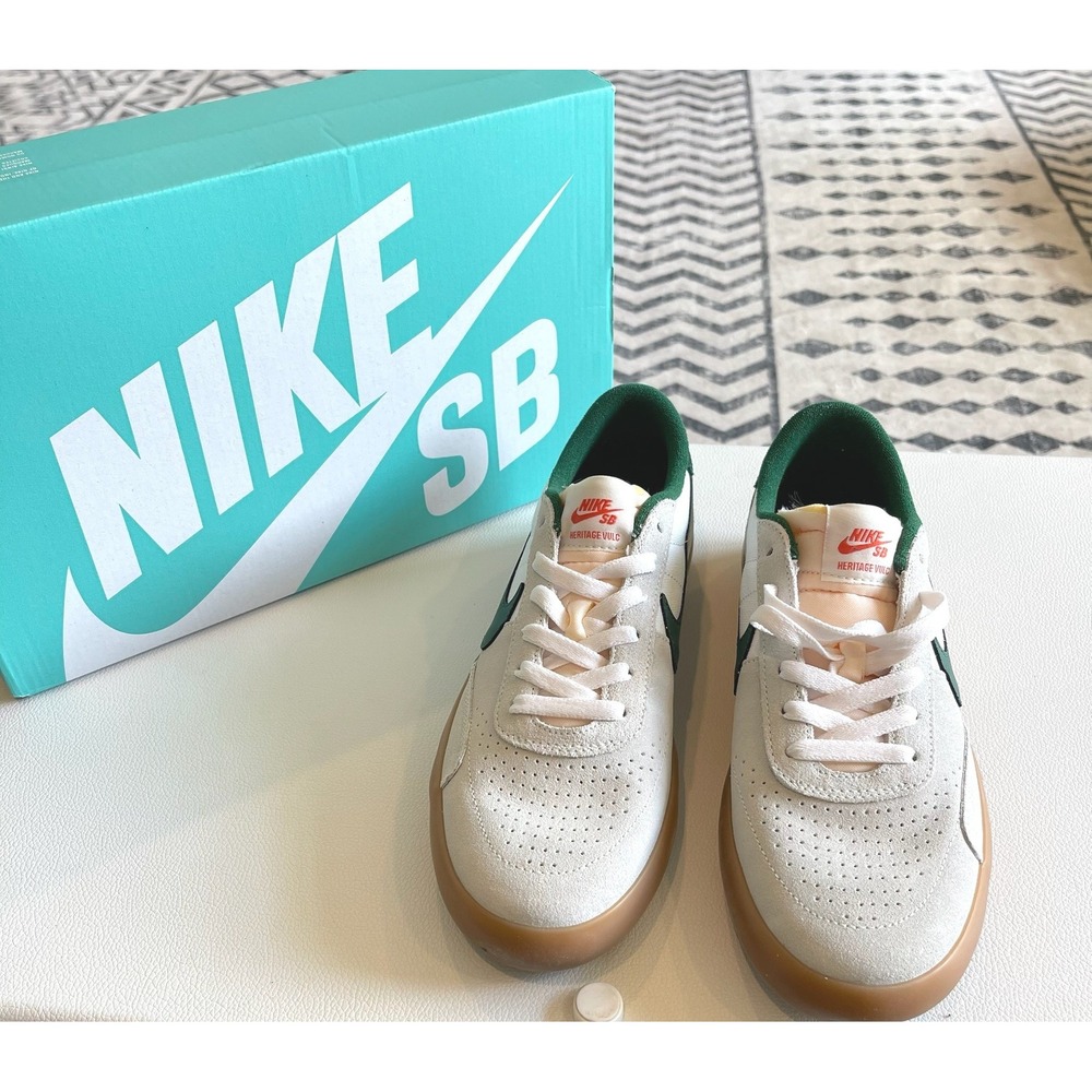 Nike SB Heritage Vulc Sail Gorge Green Mens 8.5 Womens 10 CD5010-104 Gum Sole